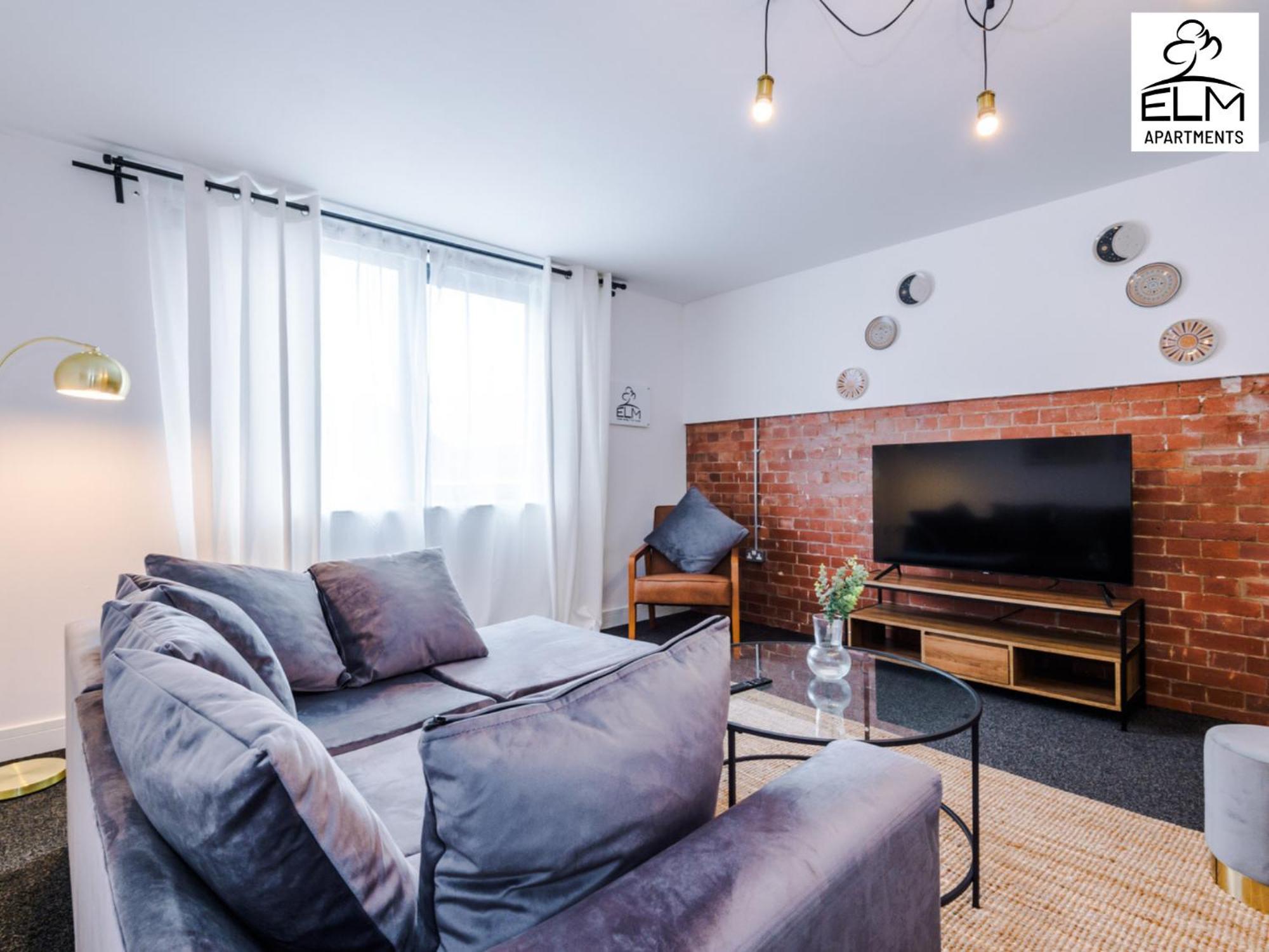 Elm Aparthotel , Collection Of Apartments Available Near Media City , Free Parking Манчестър Екстериор снимка