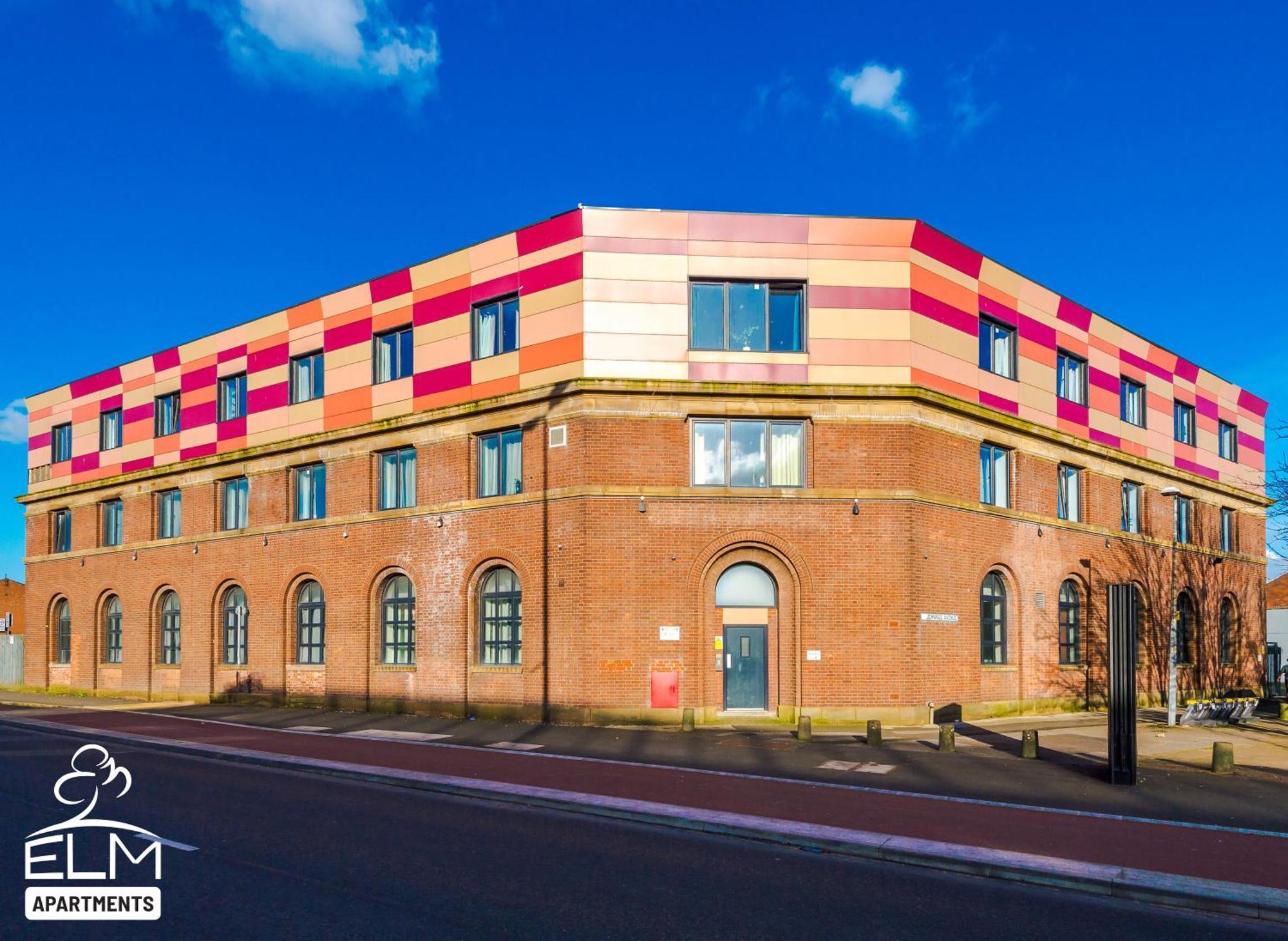 Elm Aparthotel , Collection Of Apartments Available Near Media City , Free Parking Манчестър Екстериор снимка