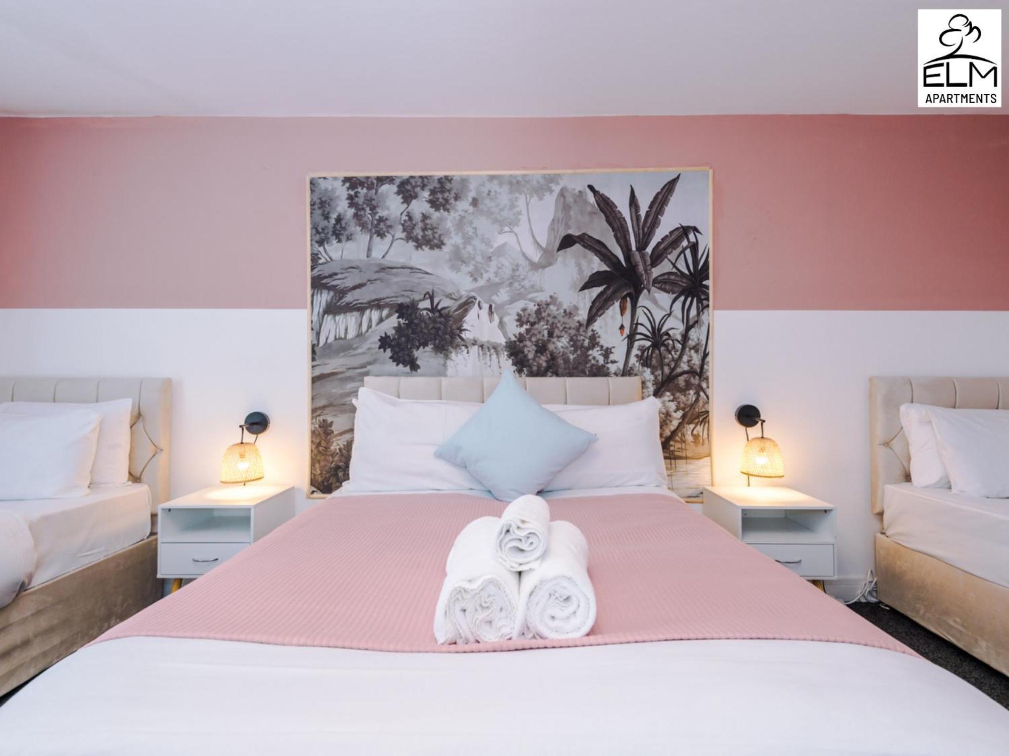 Elm Aparthotel , Collection Of Apartments Available Near Media City , Free Parking Манчестър Екстериор снимка