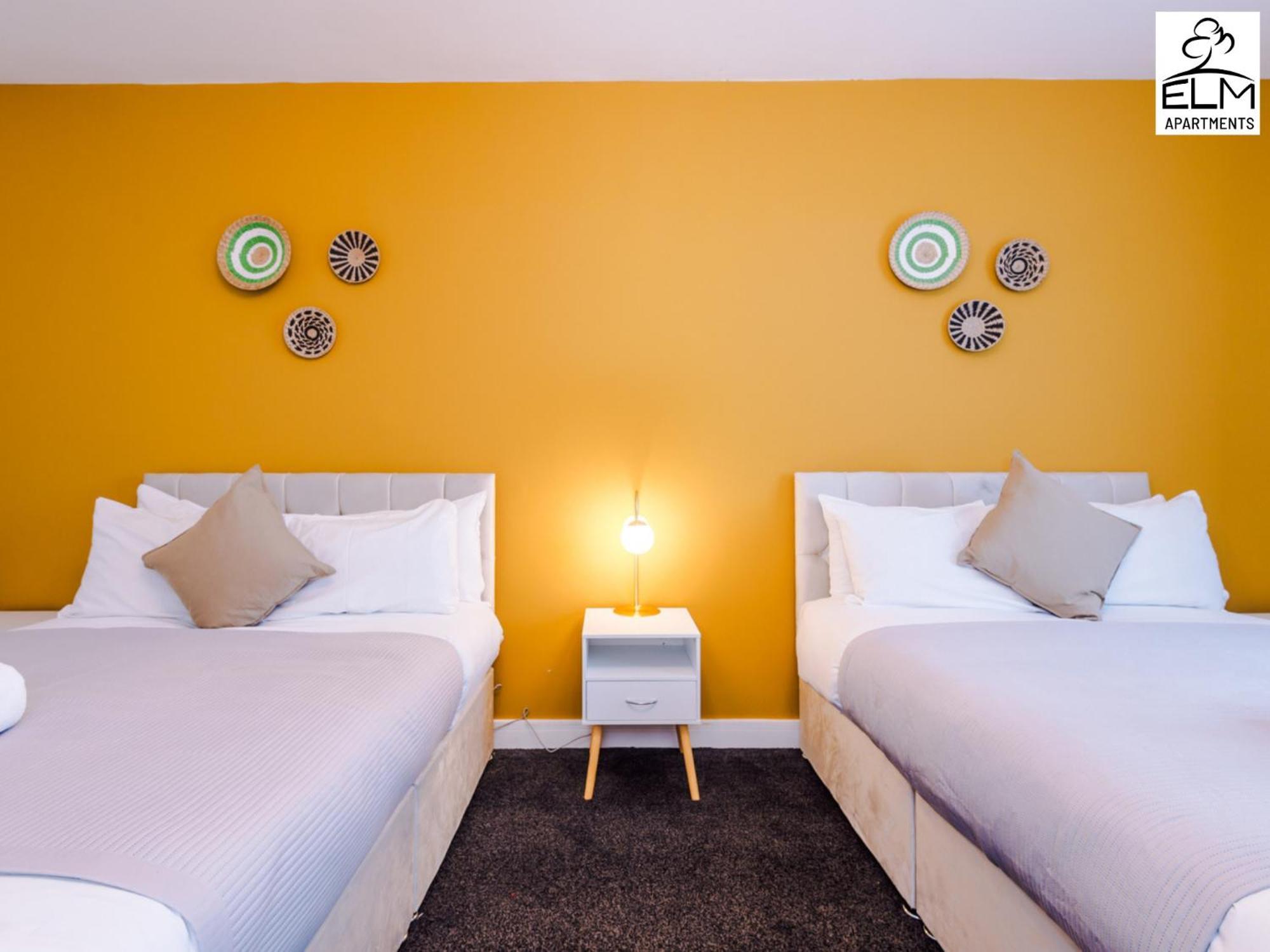 Elm Aparthotel , Collection Of Apartments Available Near Media City , Free Parking Манчестър Екстериор снимка