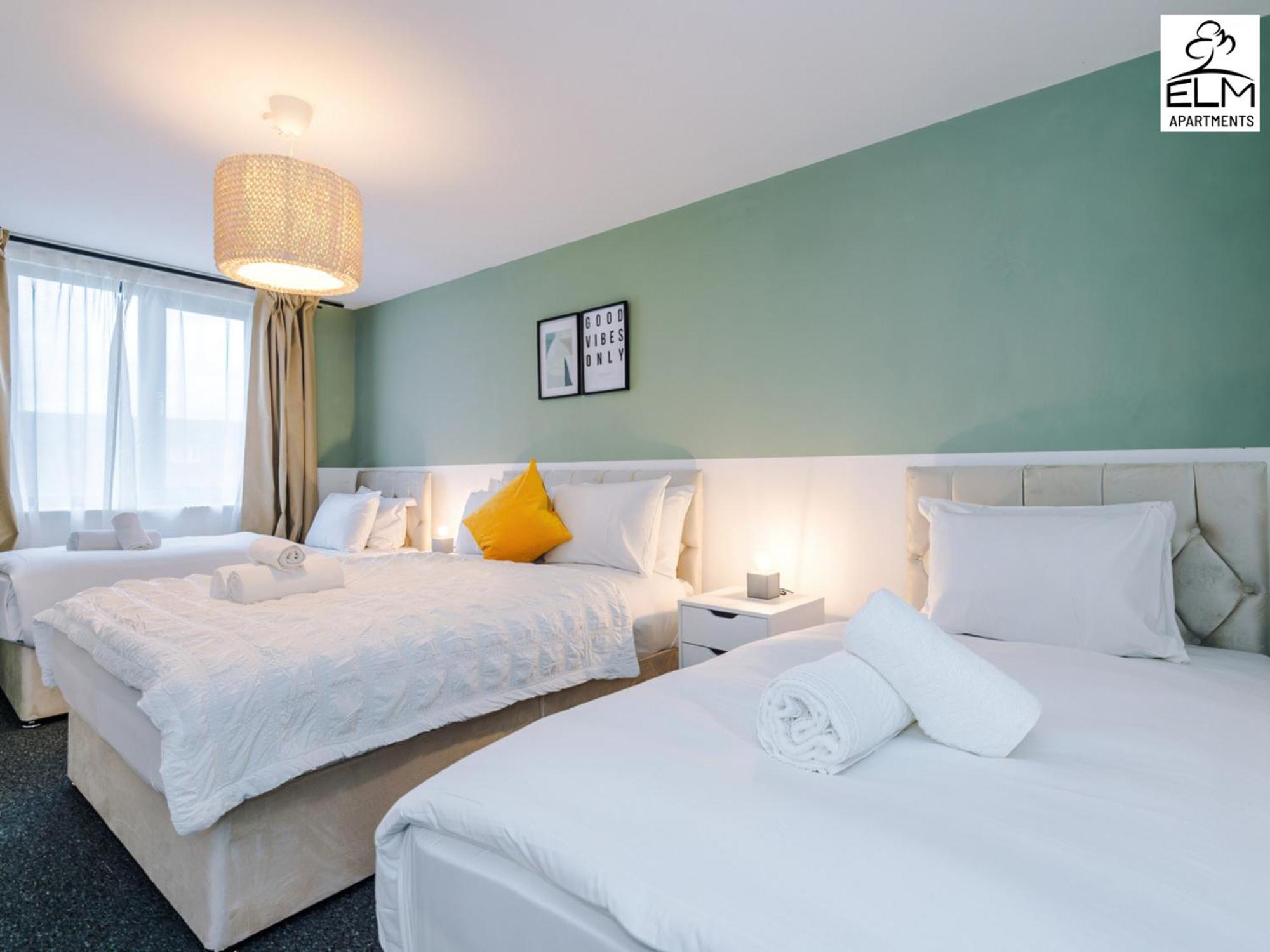 Elm Aparthotel , Collection Of Apartments Available Near Media City , Free Parking Манчестър Екстериор снимка