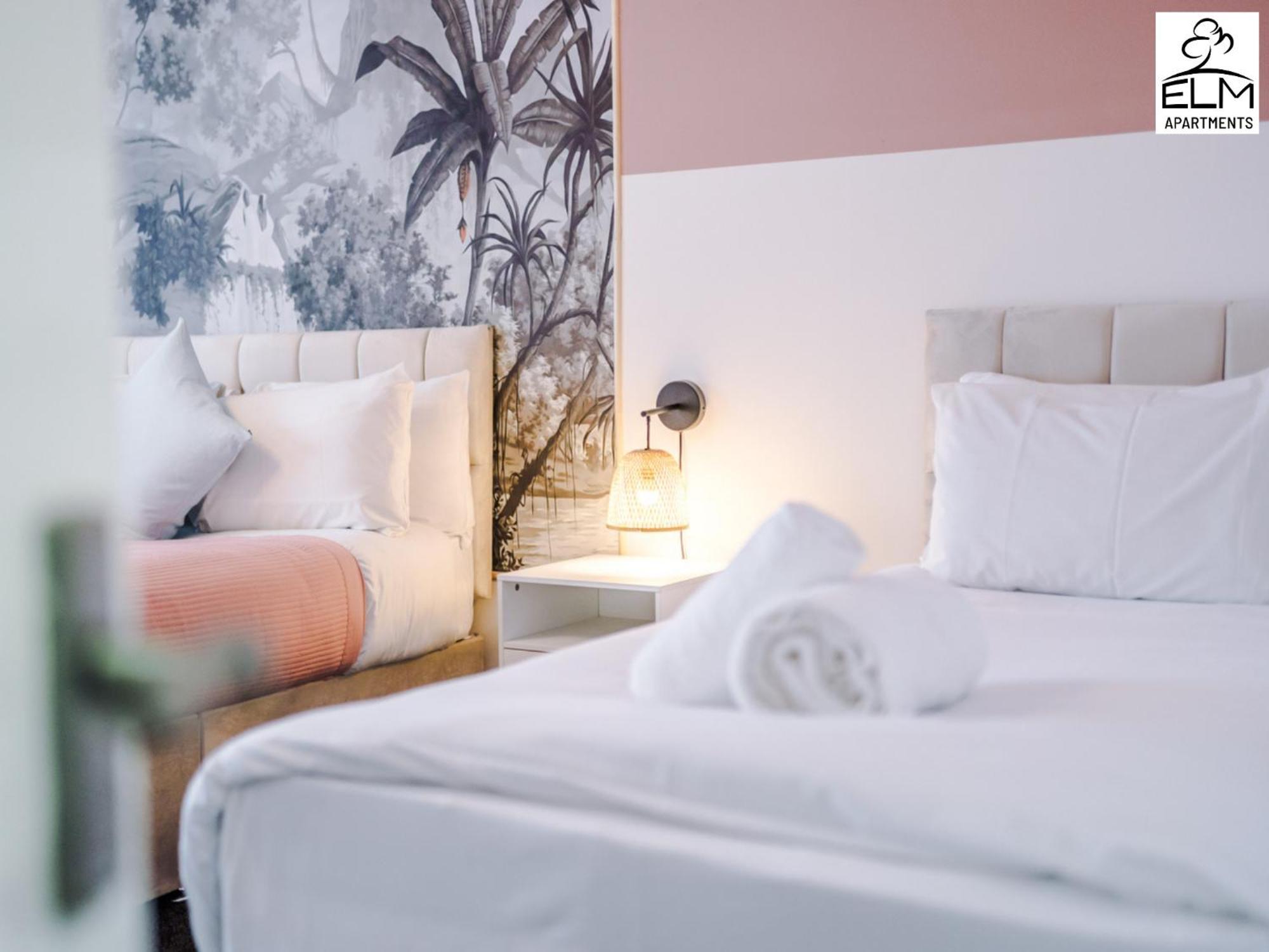 Elm Aparthotel , Collection Of Apartments Available Near Media City , Free Parking Манчестър Екстериор снимка