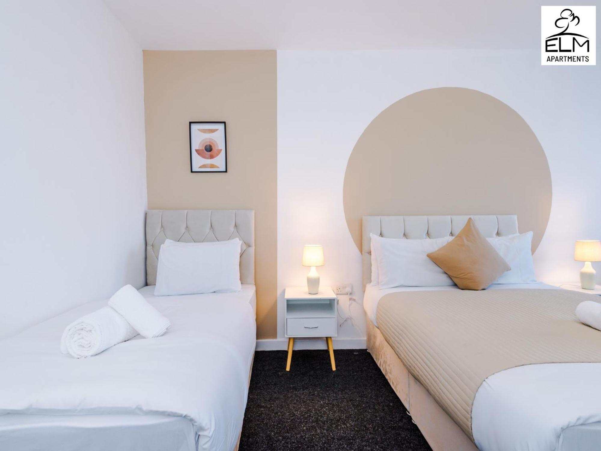 Elm Aparthotel , Collection Of Apartments Available Near Media City , Free Parking Манчестър Екстериор снимка