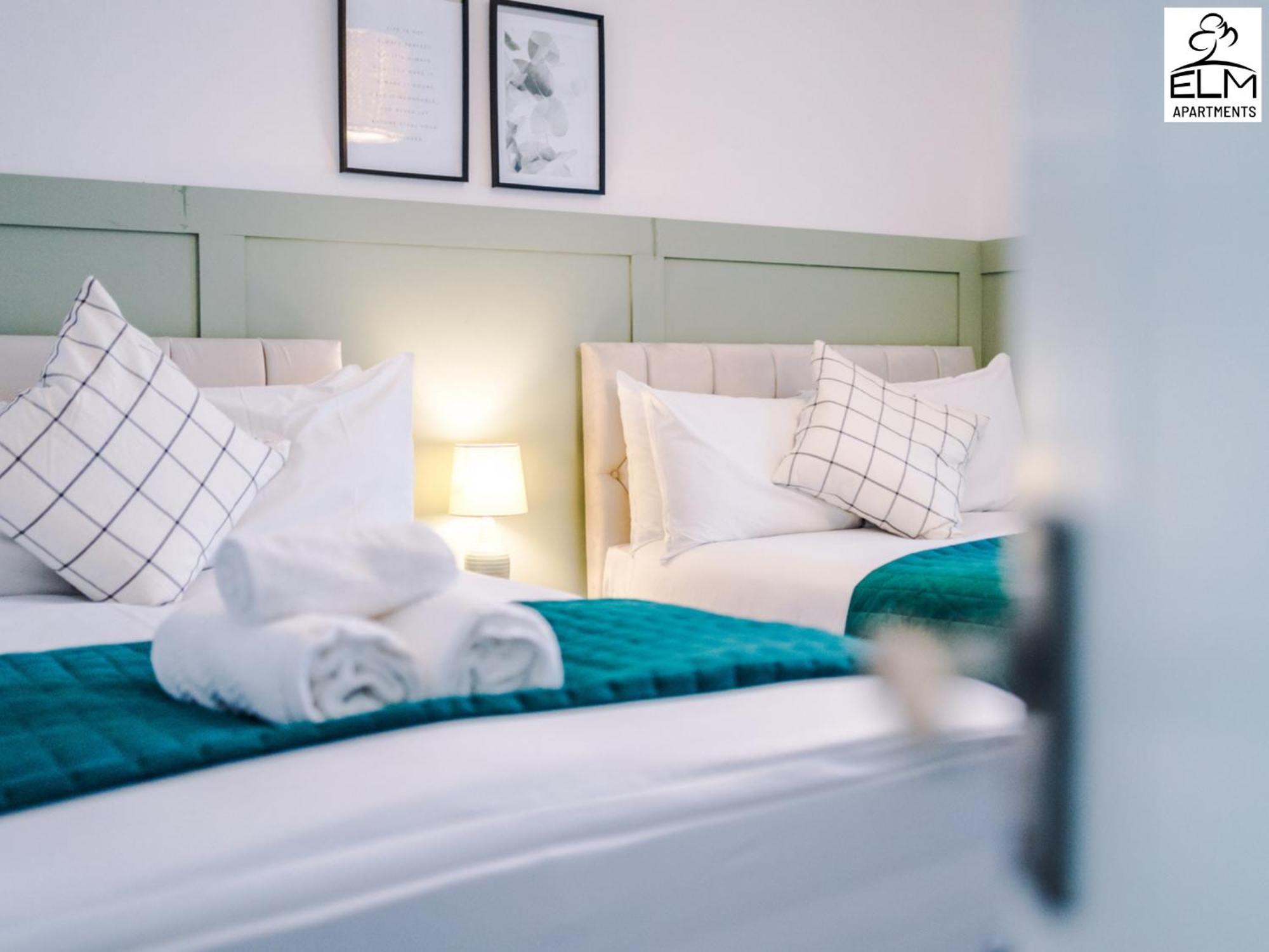 Elm Aparthotel , Collection Of Apartments Available Near Media City , Free Parking Манчестър Екстериор снимка