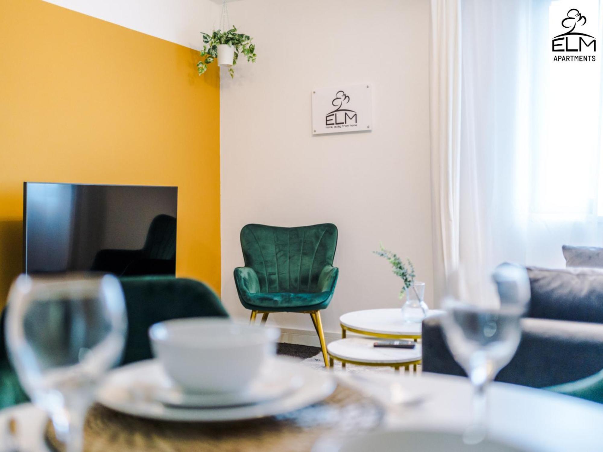 Elm Aparthotel , Collection Of Apartments Available Near Media City , Free Parking Манчестър Екстериор снимка