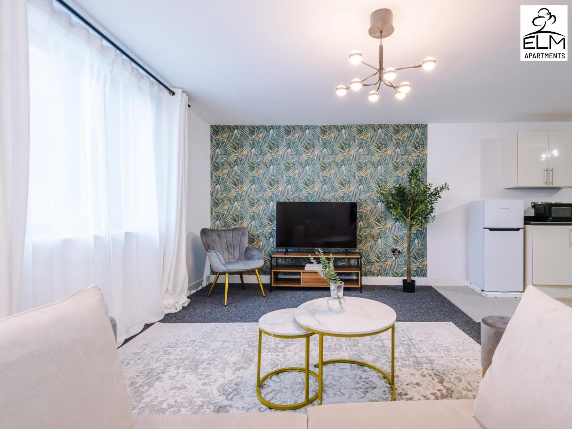 Elm Aparthotel , Collection Of Apartments Available Near Media City , Free Parking Манчестър Екстериор снимка