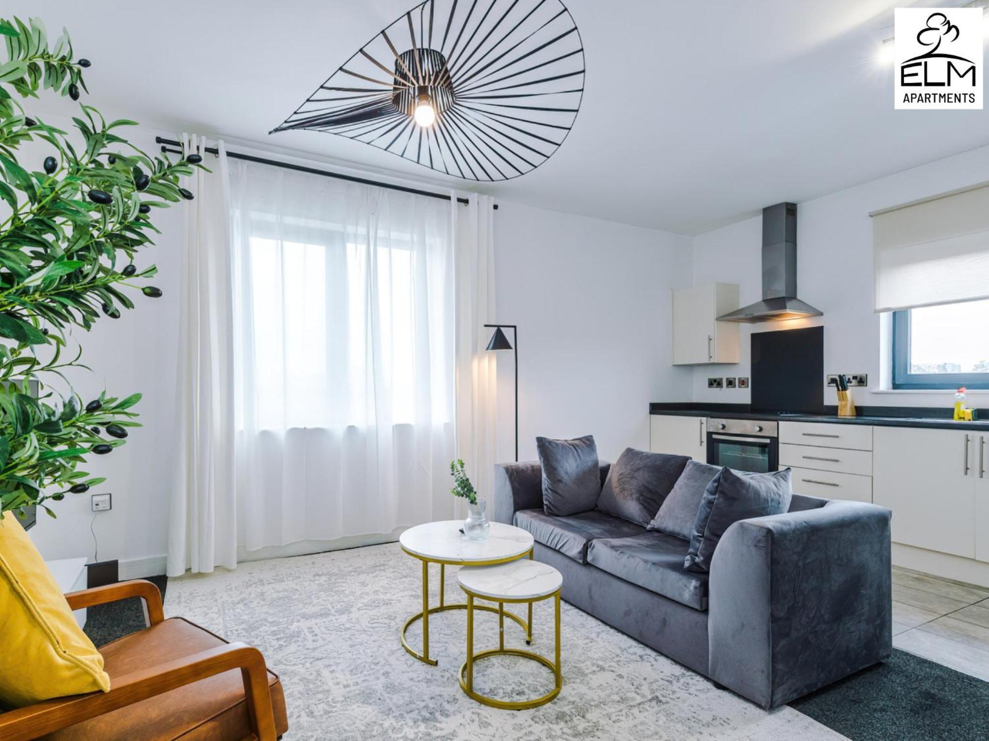 Elm Aparthotel , Collection Of Apartments Available Near Media City , Free Parking Манчестър Екстериор снимка